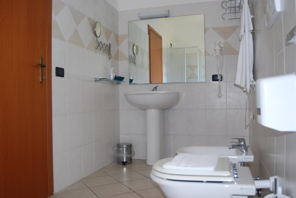 Telma Hotel Террачина Экстерьер фото